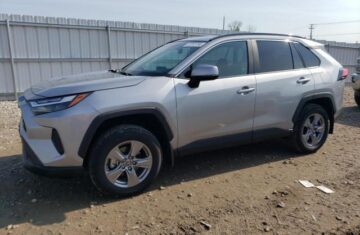2023-Toyota-RAV4-2T3P1RFV8PW397286-1-1