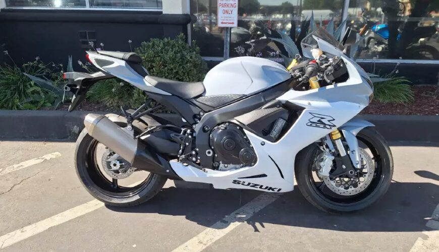 2022 SUZUKI GSXR